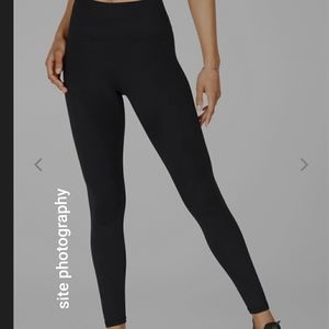 Fabletics High-Waisted PH Legging
